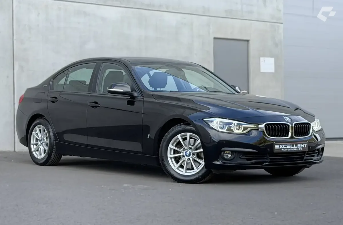 BMW 330 2018 — photo 2