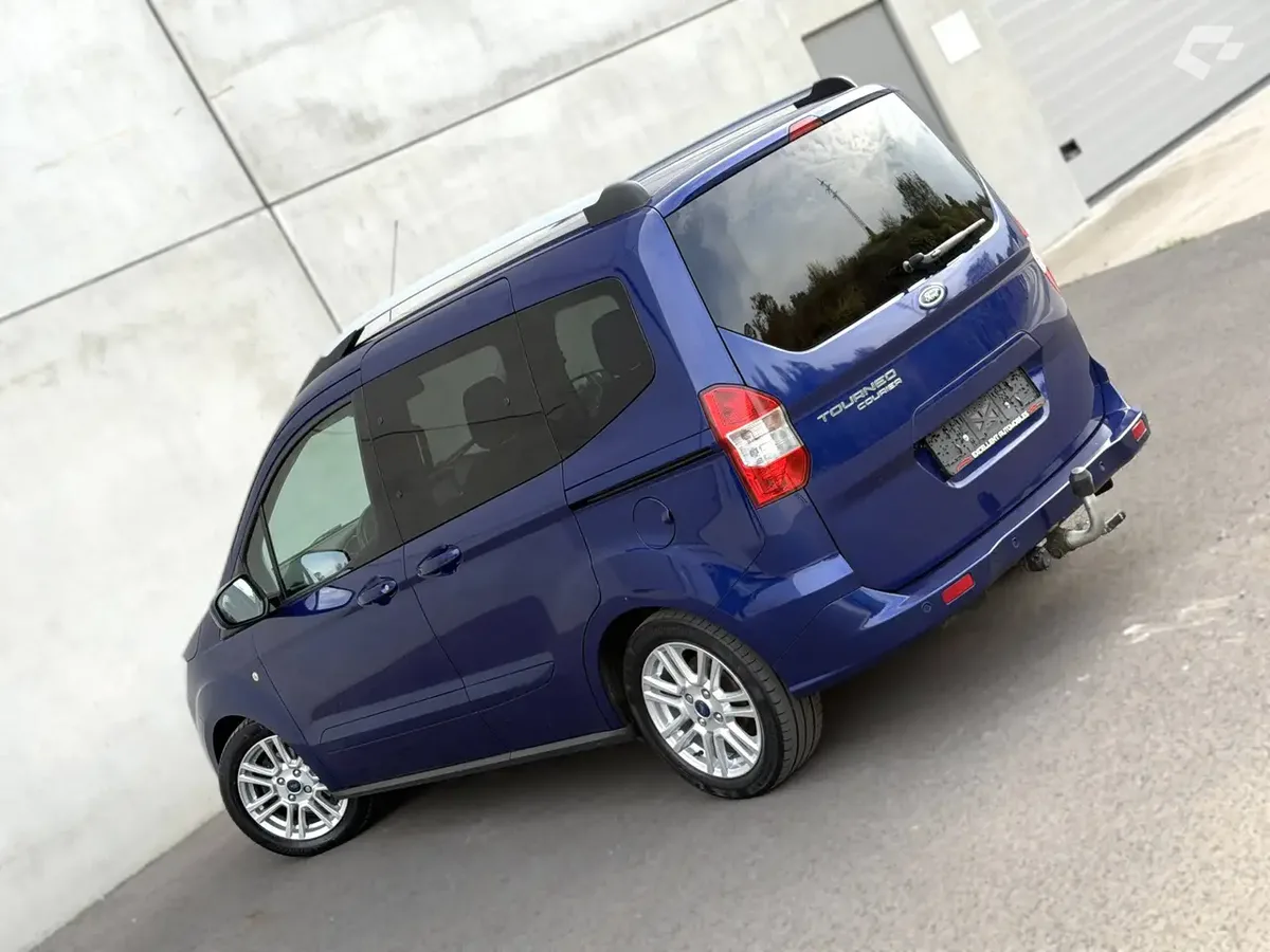 Ford Tourneo Courier 2019 — photo 3